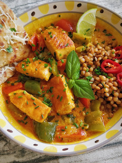 Una foto de Curry Rojo de Salmón