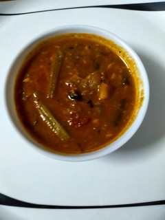 முருங்கைக்காய் பொரிச்ச குழம்பு செய்முறை முக்கிய புகைப்படம்