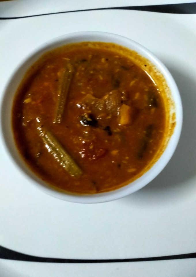 முருங்கைக்காய் பொரிச்ச குழம்பு செய்முறை முக்கிய புகைப்படம்