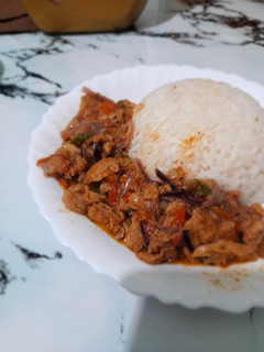A picture of Sossi Beef Curry and Rice.