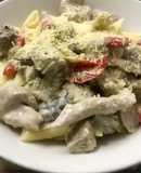 Penne con pollo y vegetales
