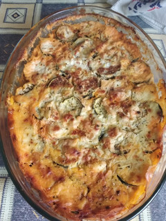502. Rakott cukkini kolbásszal tojással tejföllel és rizs tejföllel😋 recept fotója