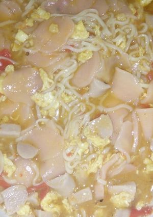 Foto resep Seblak kuah mix (kerupuk aci, telur, mie kuning, sosis)