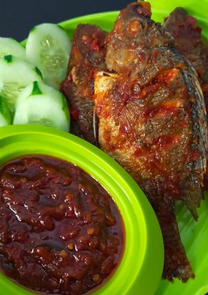 Foto resep Ikan Goreng Sambal Pedas Manis