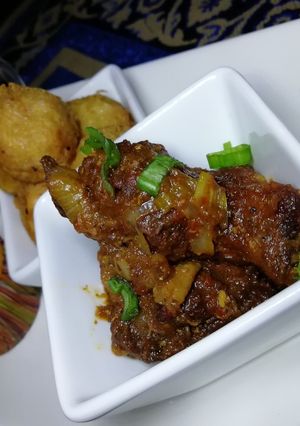 A picture of Spicy ketchup chicken.