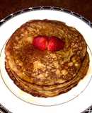 Panqueques de banano, granola y miel