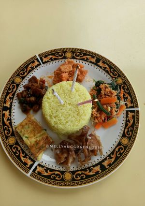 Foto resep Nasi uduk meriah 😂