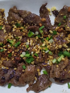 A picture of Beef fried with garlic.