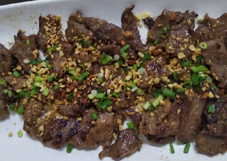 Steps to Make Ultimate Beef fried with garlic