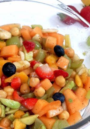 A picture of Rangili fruit chat.