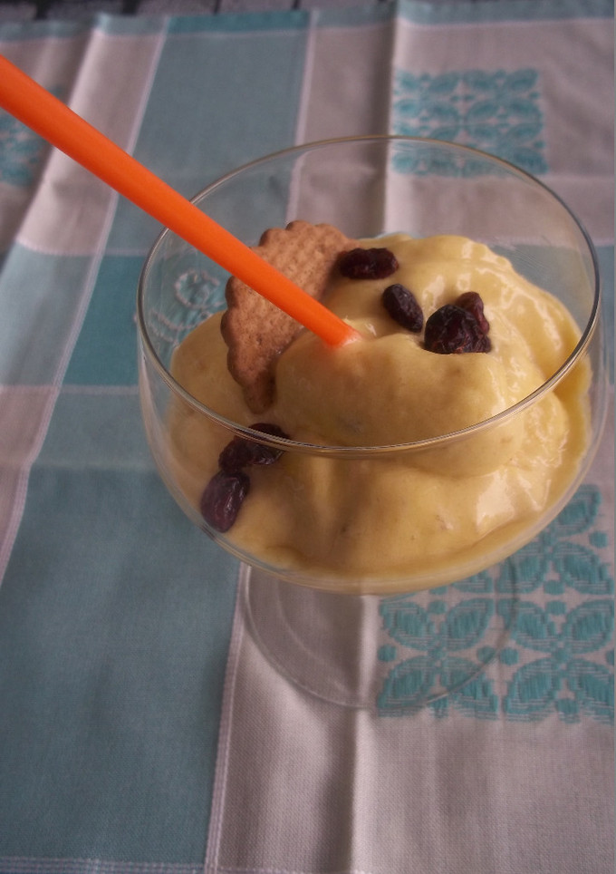 Una foto de Helado de mango y plátano