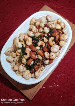 A picture of Makhana Namkeen.