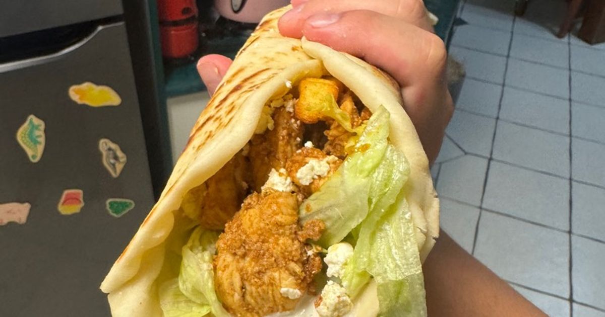 Chicken Shawarma with homemade garlic herb yoghurt sauce