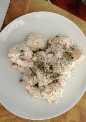 Una foto de Ensalada de papas y salmón
