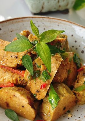 Hình của món Chả chay kho rau răm.