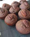Csokis muffin pekandióval és vörösáfonyával