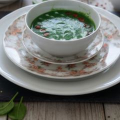 A picture of Creamy palak soup.