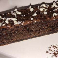 A picture of Rich Chocolate Slice Cakes.