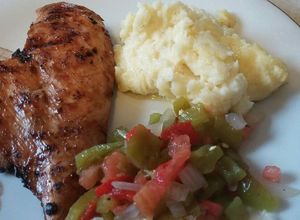 Una foto de Pechugas de pollo tipo Cris marinada en azúcar y sal
