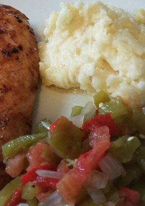 Una foto de Pechugas de pollo tipo Cris marinada en azúcar y sal