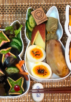 A picture of Japanese Lovely Lunch Box.