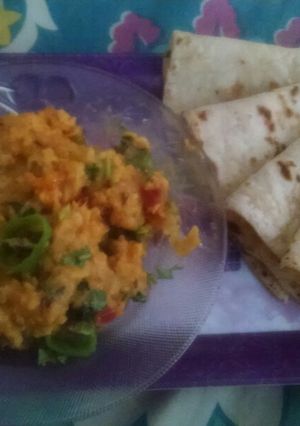 A picture of Sabit bhuni mong daal.