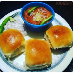 A picture of Pav bhaji.