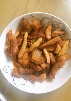 Hình của món Ba chỉ rang dừa.