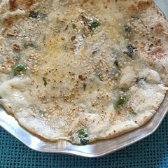 A picture of TIL masala bhakri.