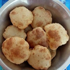 A picture of Amaranth flour (Rajgira) Puri.
