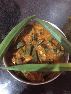 வெண்டைக்காய் கிரேவி (Vendaikaai gravy recipe in tamil) செய்முறை முக்கிய புகைப்படம்