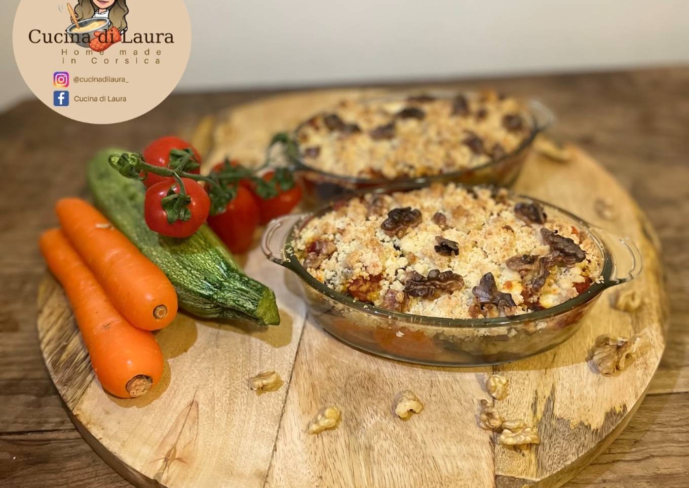Crumble salé aux légumes d'été, noix et féta