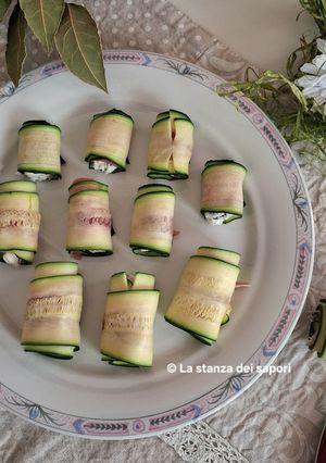 Foto di 🥒Involtini sfiziosi di zucchine e crudo🍖
