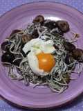 Gulas, setas y huevo poché