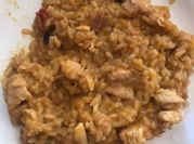 Una foto de risoto de calabaza con pollo
