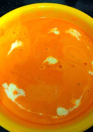 A picture of Carrot tomato  soup.