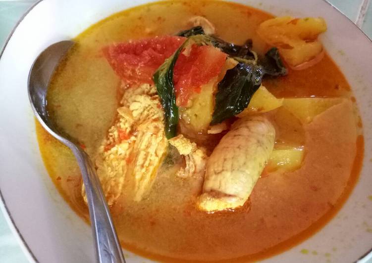 Pindang telur ikan with nanas