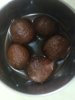 A picture of Palm jaggery gulab jamun.