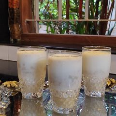 A picture of Rice flakes Milkshake.
