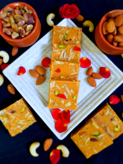 கடலை மாவு பர்பி (besan burfi recipe in Tamil) செய்முறை முக்கிய புகைப்படம்
