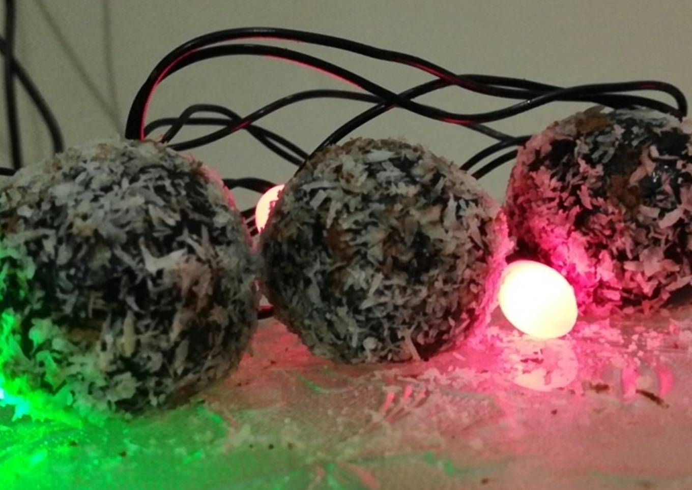 Coconut fill balls