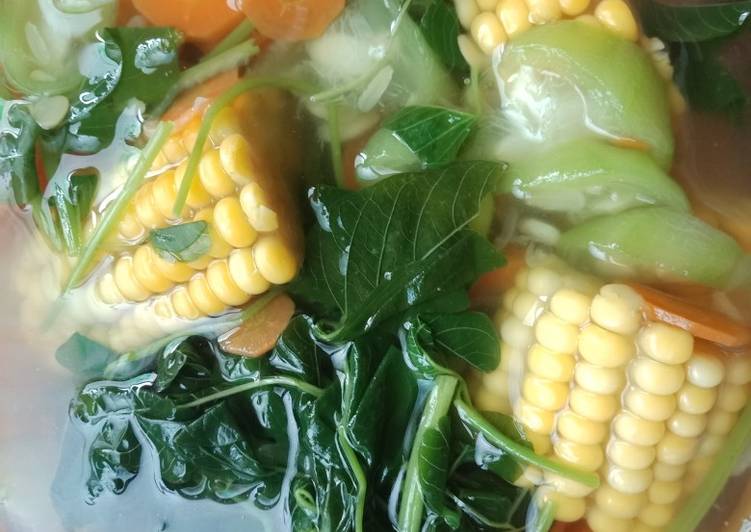 Resep Sayur bening bayam, gambas, wortel, jagung Anti Gagal