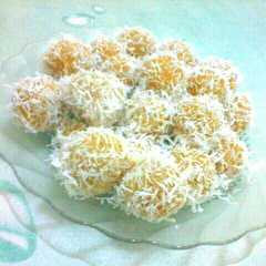 A picture of Klepon Ubi Kenyal Isi Gula Merah.
