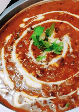 A picture of Daal Makhani.