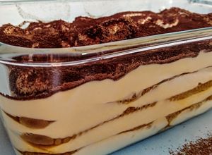 Una foto de Tiramisú y Crema de 🥃 Whiskey...!
