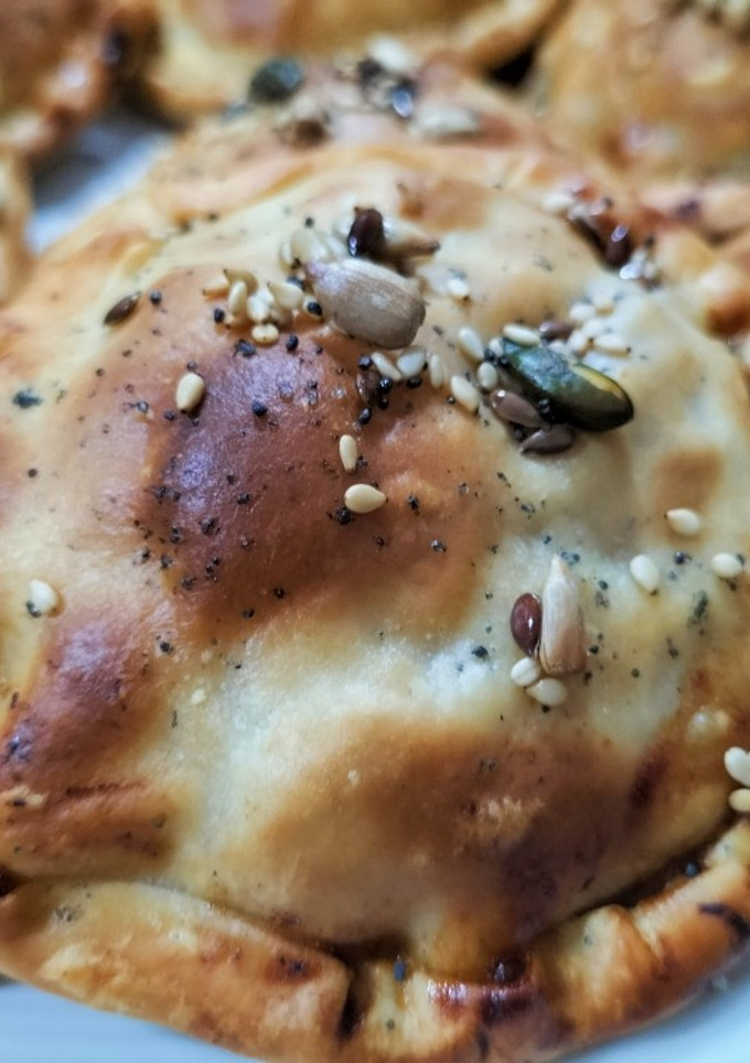 Una foto de Empanadillas de pulled pork con salsa barbacoa en airfryer