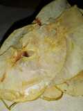 Manzana deshidrata en microondas