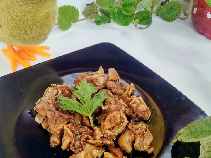 Bagaimana Menyiapkan Tumis Usus Ayam Bawang yang Enak