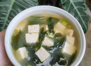Foto resep Sup miso tahu + wakame 🌱