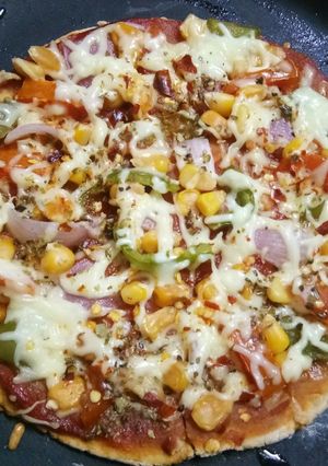 A picture of Wheat base veg. tawa pizza.